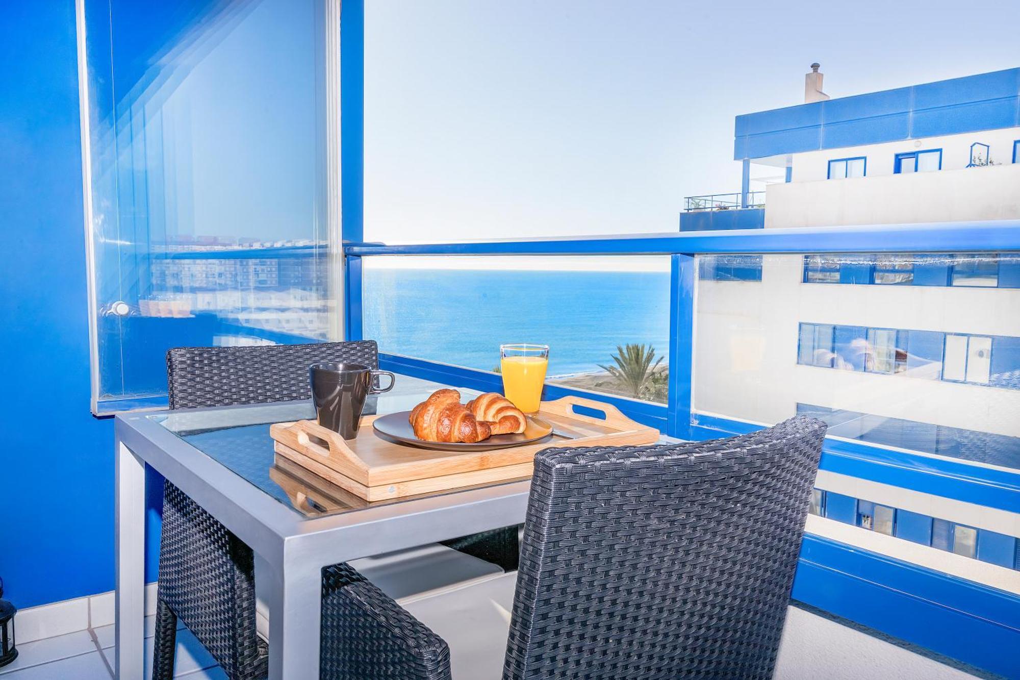 Bhost - Pacifico Apartment Малага Екстериор снимка