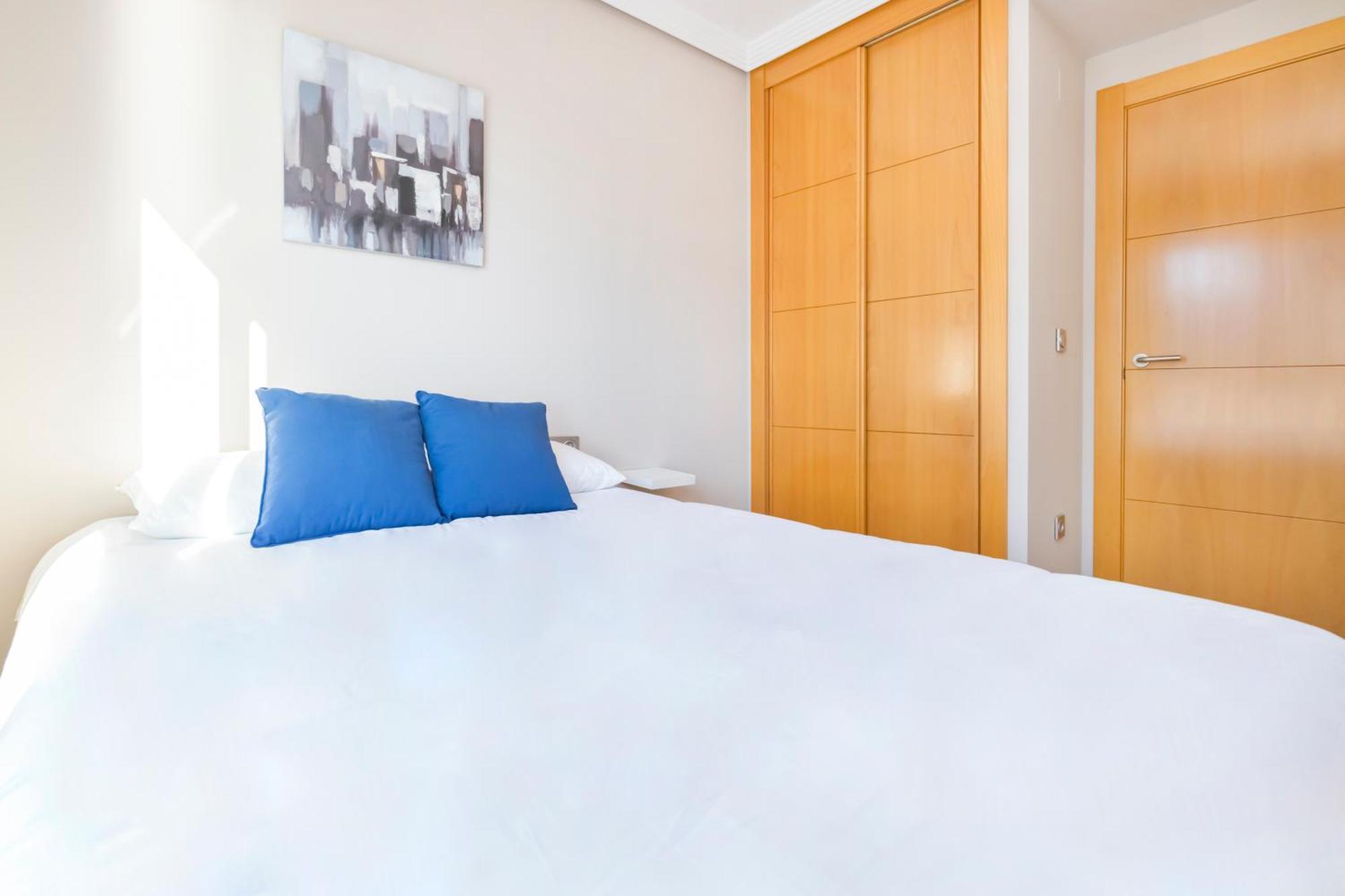 Bhost - Pacifico Apartment Малага Екстериор снимка